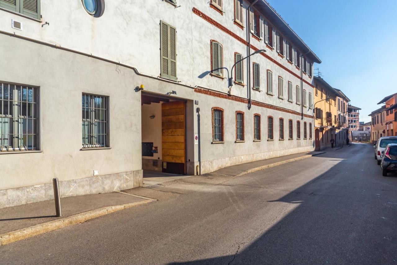 Cozy Flat 500M From Affori Fn! Lägenhet Milano Exteriör bild